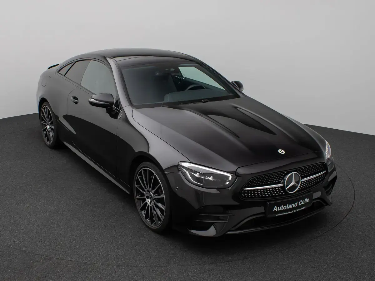 Gebraucht Mercedes E300 AMG 265 PS (194 kW) 2022 Schwarz Coupé