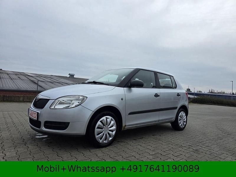 Gebraucht Skoda Fabia Classic 60 PS (44 kW) 2009 Silber Limousine