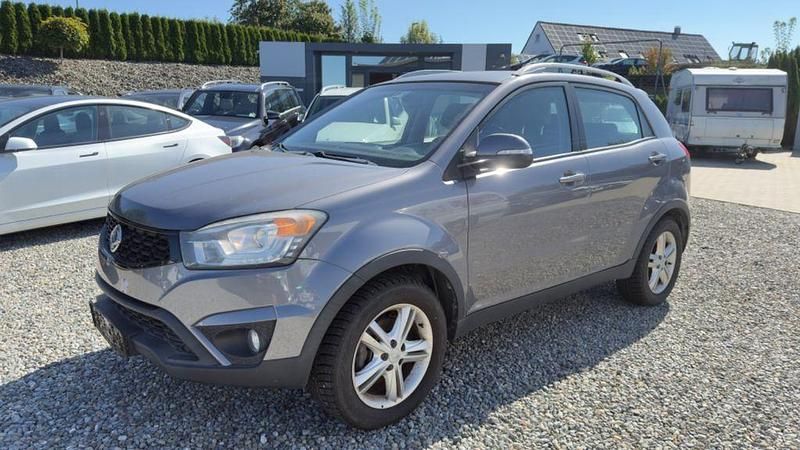 Grau Gebraucht 2014 Ssangyong (KGM) Korando Crystal SUV | 3.850 € - Bild 1/4