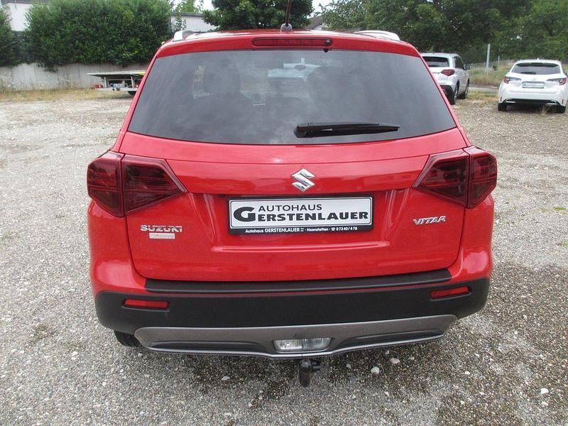 Gebraucht Suzuki Vitara Comfort 111 PS (81 kW) 2019 Rot SUV