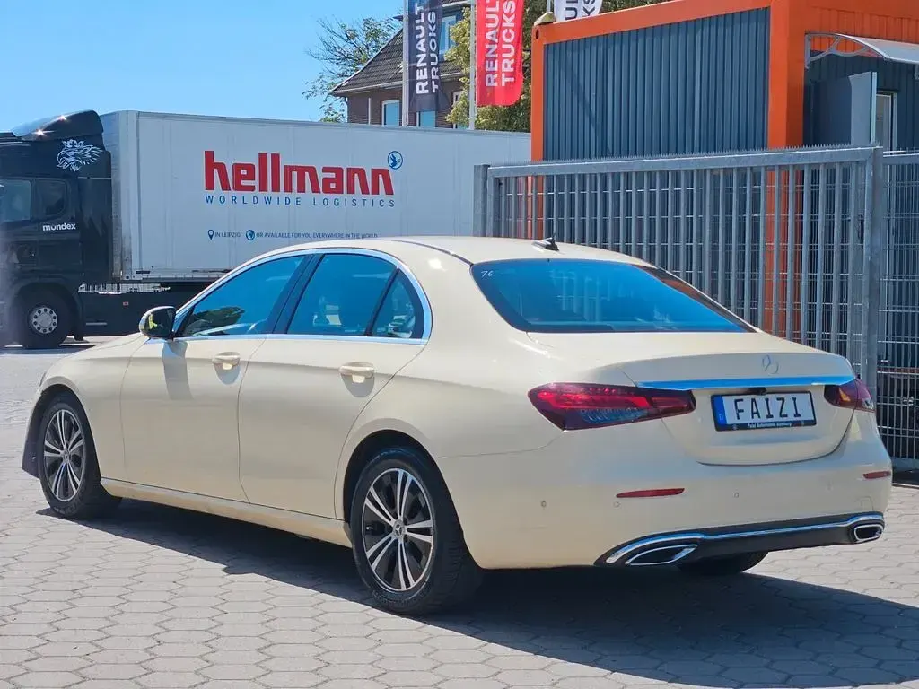Gebraucht Mercedes E200 Avantgarde 160 PS (117 kW) 2021 Beige Limousine