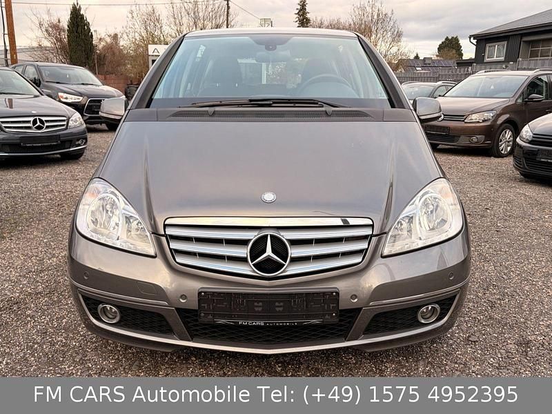 Gebraucht Mercedes A160 95 PS (69 kW) 2010 Grau Limousine