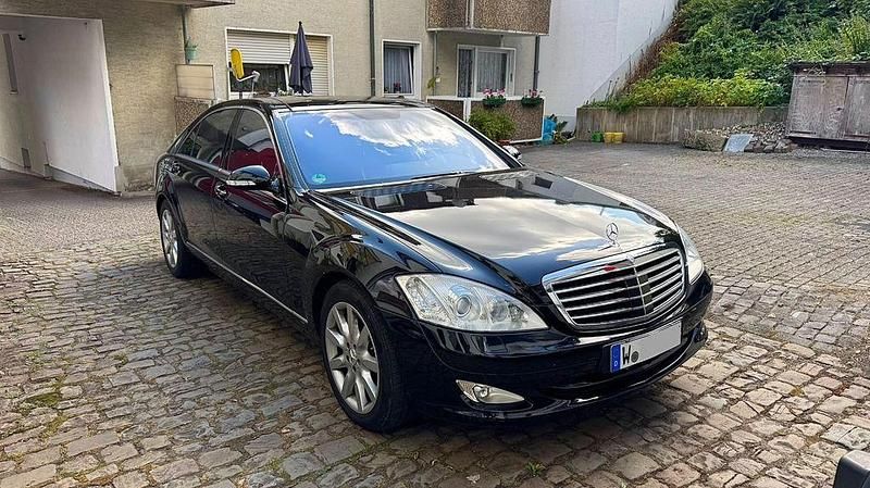Schwarz Gebraucht 2006 Mercedes S500L Limousine | 14.900 € (Fairer Preis) - Bild 1/4