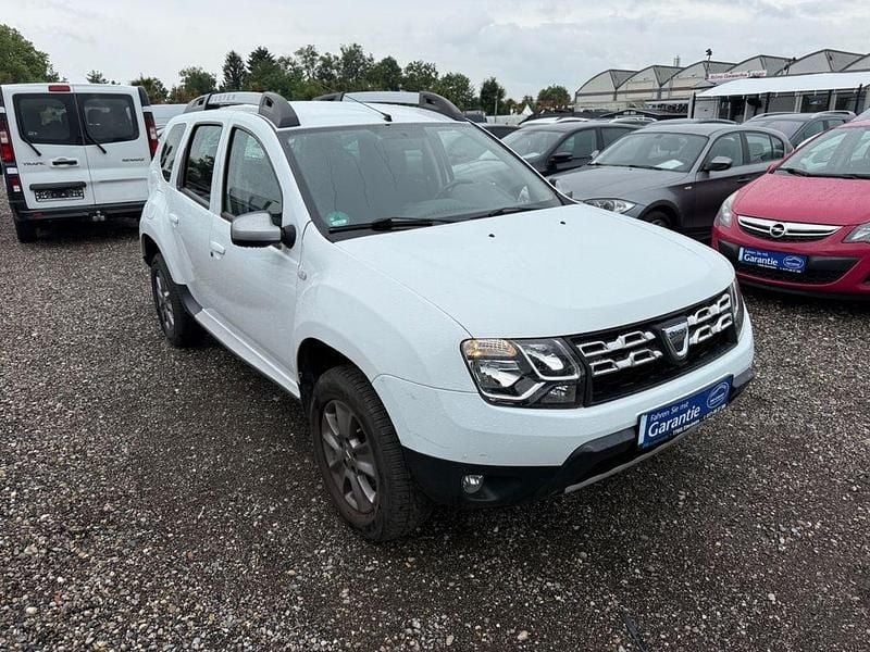 Weiß Gebraucht 2015 Dacia Duster Celebration SUV | 6.800 € (Fairer Preis) - Bild 1/4