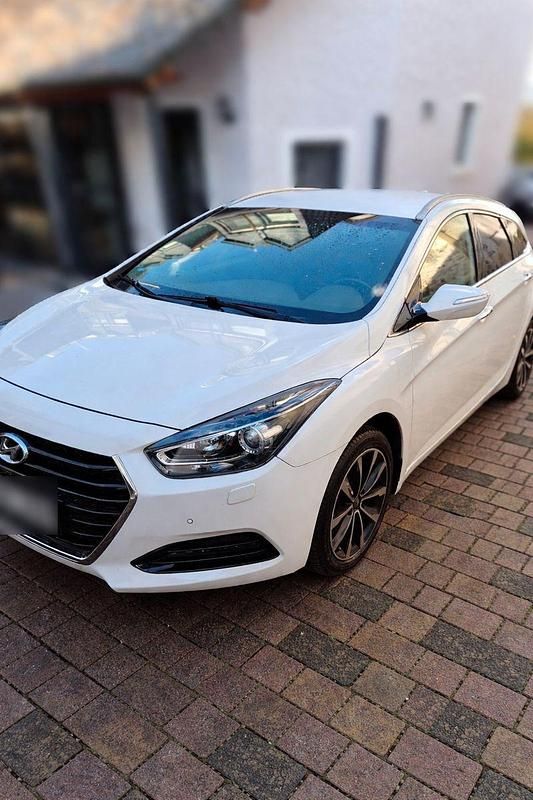 Gebraucht Hyundai i40 141 PS (103 kW) 2017 Weiß Kombi