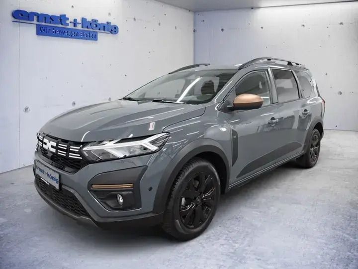 Grau Gebraucht 2024 Dacia Jogger Extreme Van / Kleinbus | 21.790 € (Etwas zu teuer) - Bild 1/4