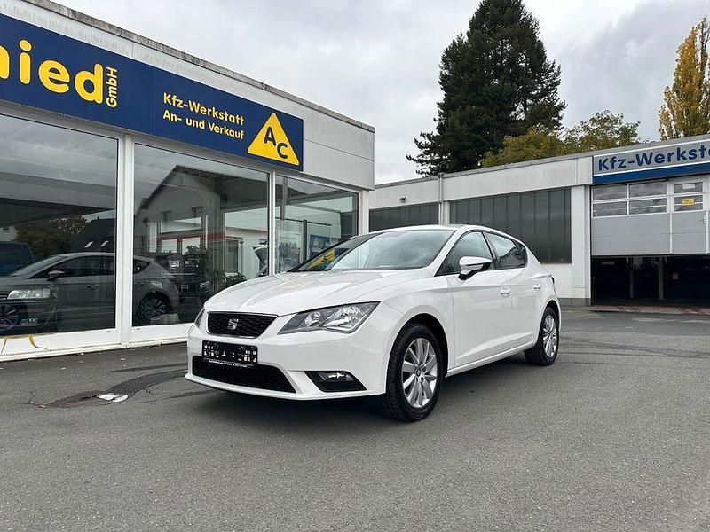 Weiß Gebraucht 2014 Seat Leon Reference Limousine | 8.200 € (Fairer Preis) - Bild 1/4