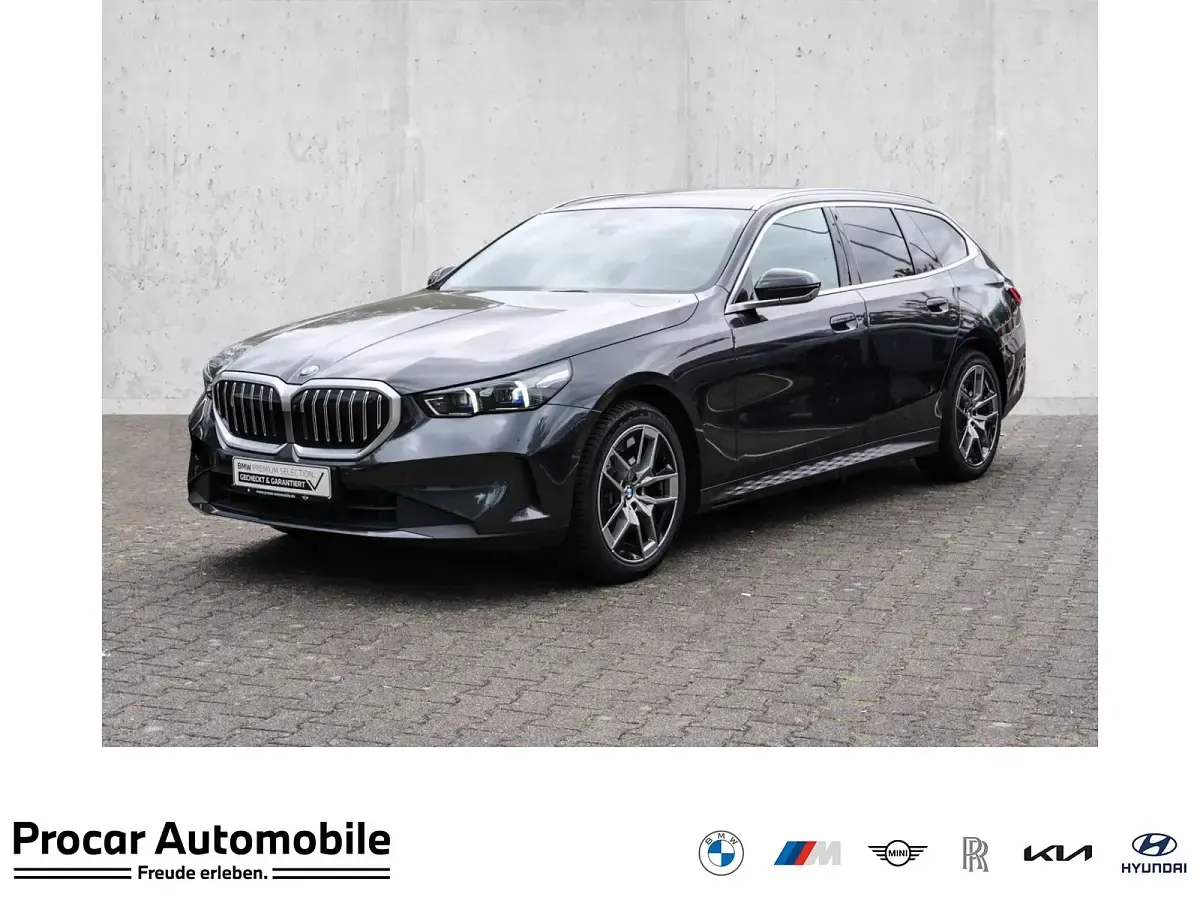 Gebraucht BMW 520 Comfort Edition 197 PS (144 kW) 2024 Kombi