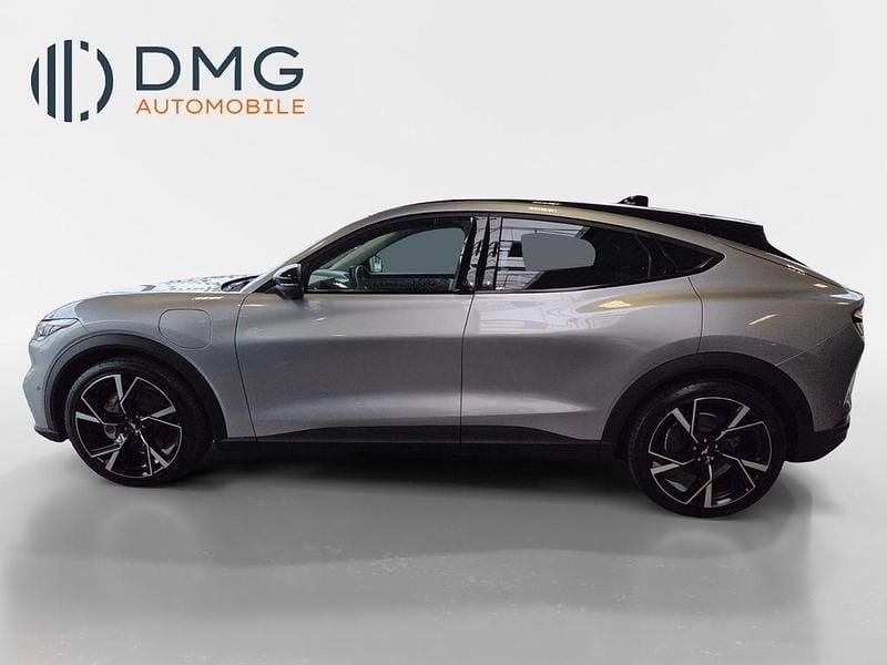 Iconicsilber metallic Gebraucht 2022 Ford Mustang Mach-E Basis SUV | 27.990 € (Guter Preis) - Bild 1/4