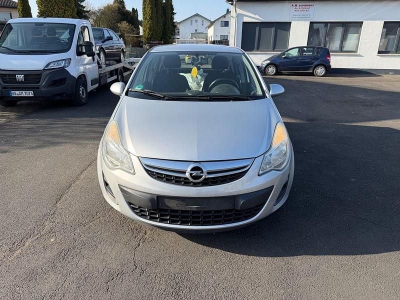 Second-hand Opel Corsa Active 86 CP (63 kW) 2013 Argintiu Hatchback