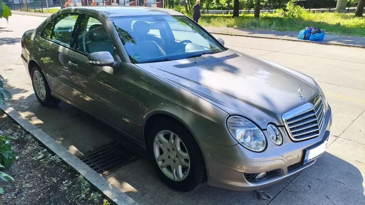 Gebraucht Mercedes E280 Classic 190 PS (139 kW) 2007 Grau Limousine
