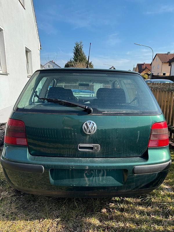 Gebraucht VW Golf IV 101 PS (74 kW) 2001 Grün Kleinwagen