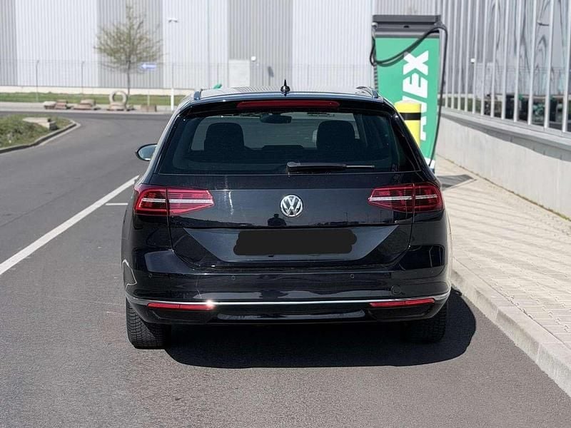Gebraucht VW Passat Highline 150 PS (110 kW) 2019 Schwarz Kombi