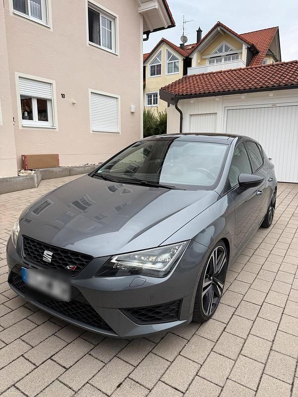 Grau Gebraucht 2013 Cupra Leon Limousine | 17.500 € - Bild 1/4