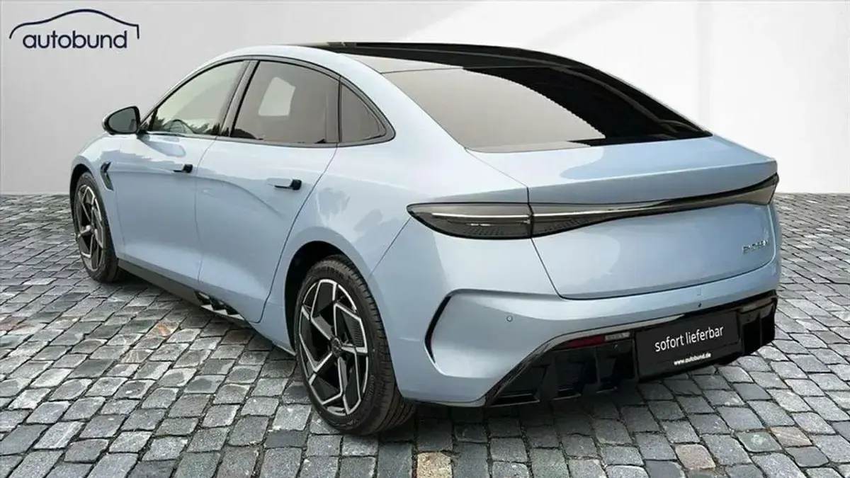 Neu BYD Seal Design 230 kW (313 PS) 2025 Blau / ice blue Limousine