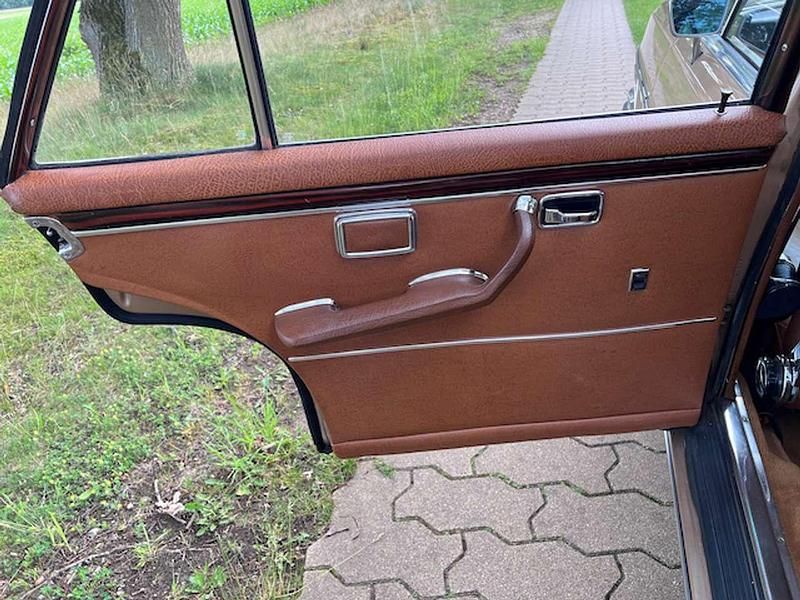 Gebraucht Mercedes 300 200 PS (147 kW) 1971 Gold Limousine