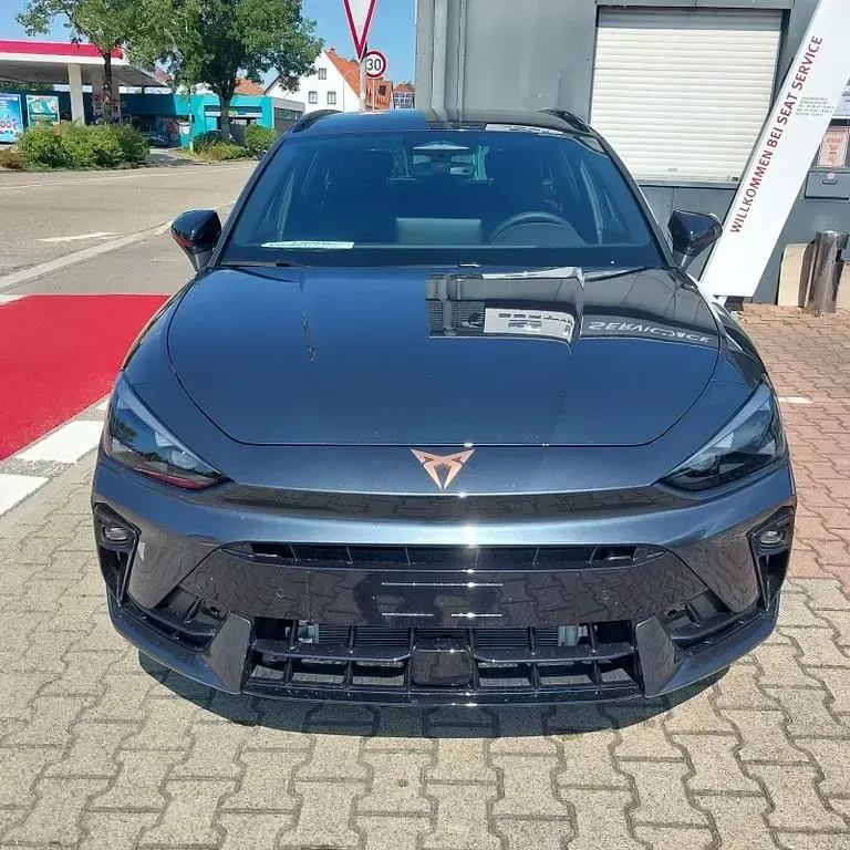 Neu Cupra Leon 150 PS (110 kW) 2026 Grau Limousine