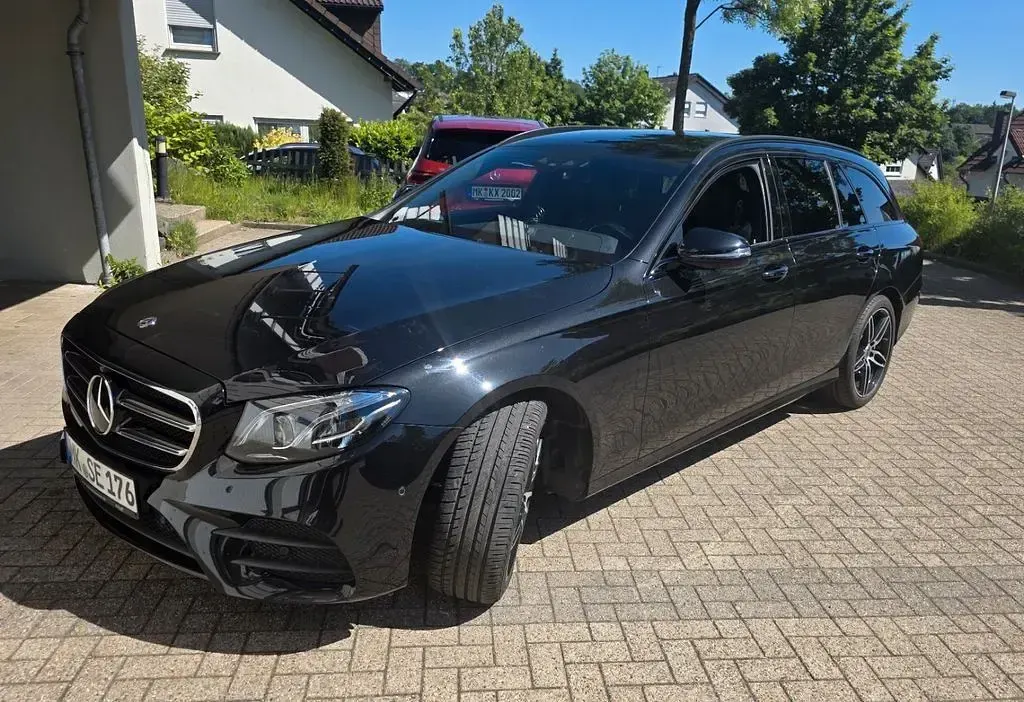 Gebraucht Mercedes E350 258 PS (189 kW) 2017 Schwarz Limousine