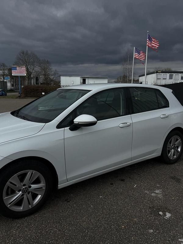 Gebraucht VW Golf VIII 131 PS (96 kW) 2022 Kleinwagen