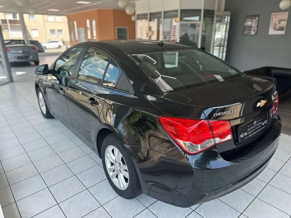 Gebraucht Chevrolet Cruze 113 PS (83 kW) 2013 Schwarz Limousine