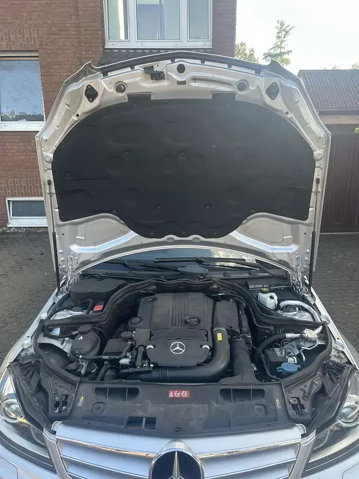 Gebraucht Mercedes C200 Avantgarde 184 PS (135 kW) 2012 Limousine