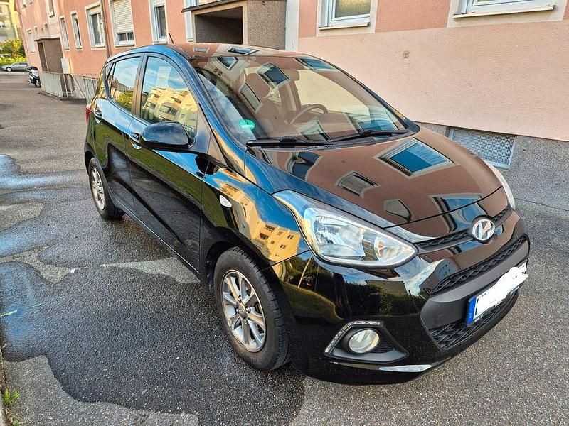 Schwarz Gebraucht 2015 Hyundai i10 YES! Kleinwagen | 6.700 € (Guter Preis) - Bild 1/4