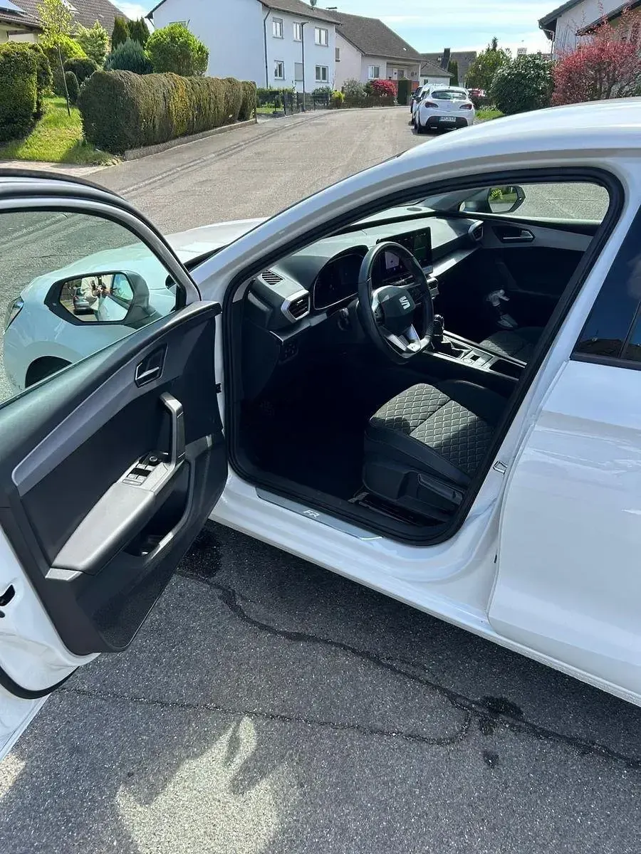 Gebraucht Seat Leon FR 131 PS (96 kW) 2020 Weiß Limousine