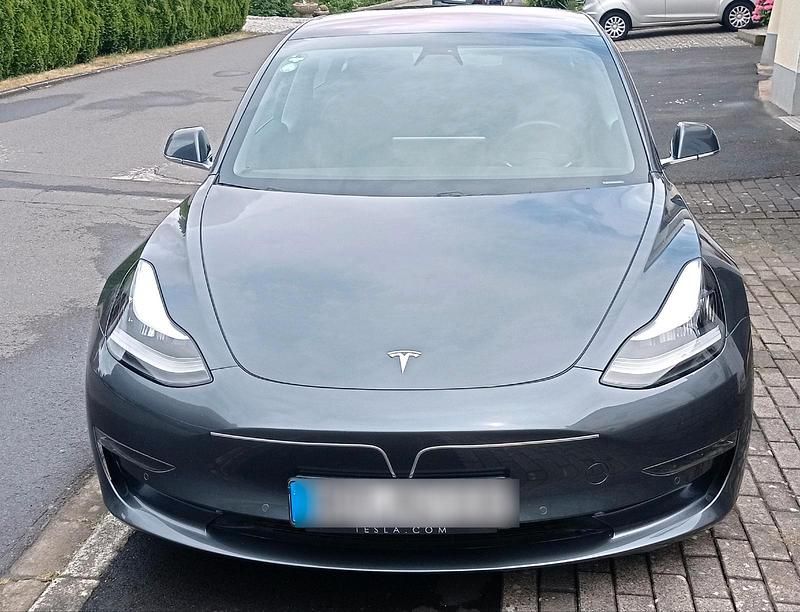 Grau Gebraucht 2019 Tesla Model 3 Performance Limousine | 21.000 € (Guter Preis) - Bild 1/4