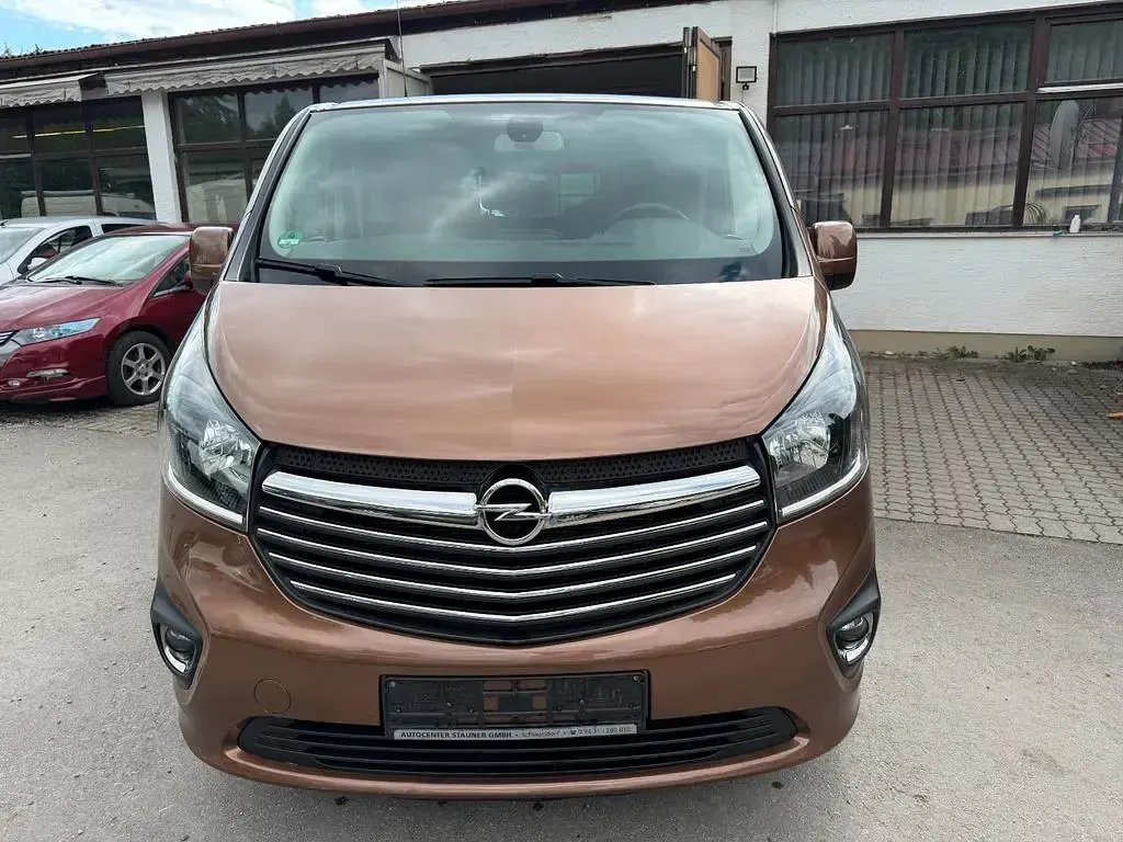 Gebraucht Opel Vivaro 145 PS (106 kW) 2016 Braun Van / Kleinbus
