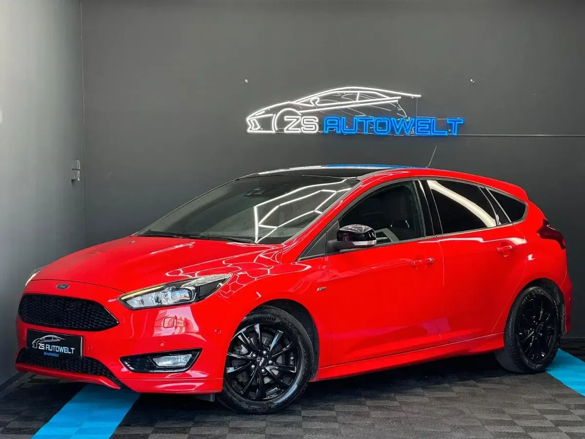 Gebraucht Ford Focus ST-Line 140 PS (102 kW) 2018 Rot Limousine