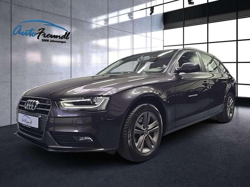 Lavagrau perleffekt (metallic) Gebraucht 2013 Audi A4 Attraction Kombi | 10.999 € (Fairer Preis) - Bild 1/4