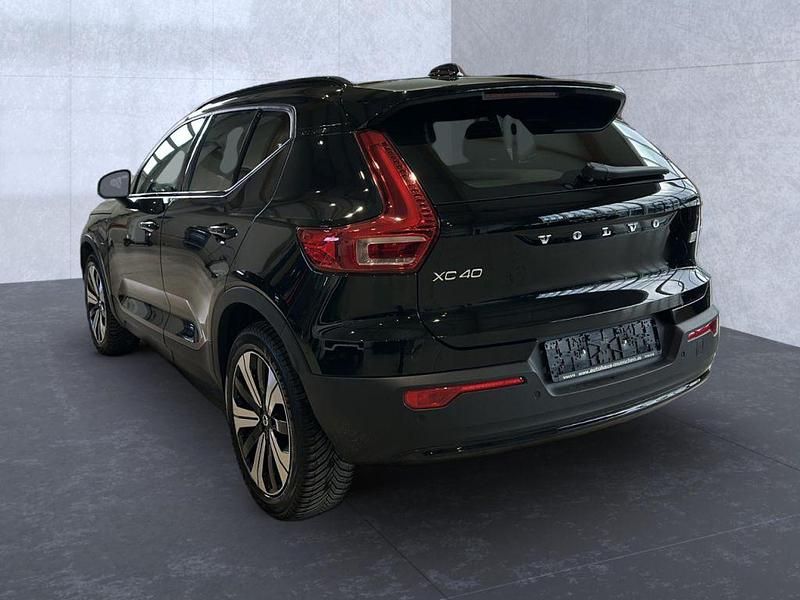 Gebraucht Volvo XC40 Plus 211 PS (155 kW) 2022 Onyx black (metallic) SUV