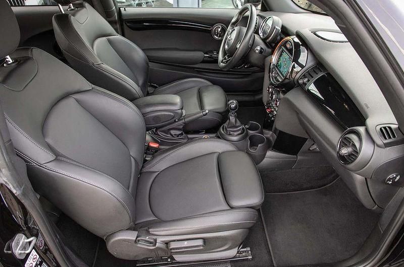 Gebraucht Mini Cooper Chili 136 PS (100 kW) 2021 Schwarz Kleinwagen