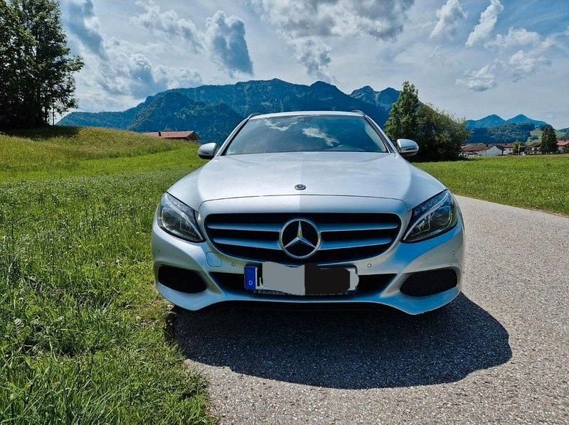 Silber Gebraucht 2017 Mercedes C200 Kombi | 15.300 € (Fairer Preis) - Bild 1/4