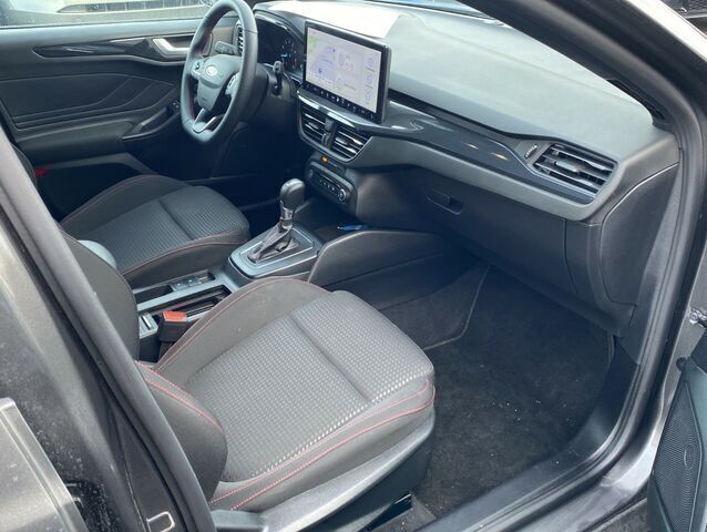 Second-hand Ford Focus ST-Line 155 CP (114 kW) 2024 Gri Break