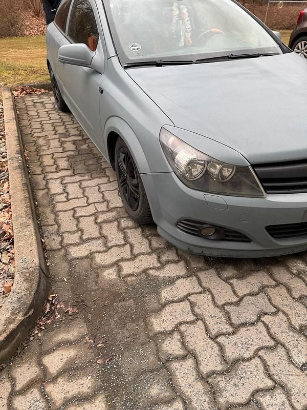 Gebraucht Opel Astra GTC 105 PS (77 kW) 2005 Andere farben Coupé