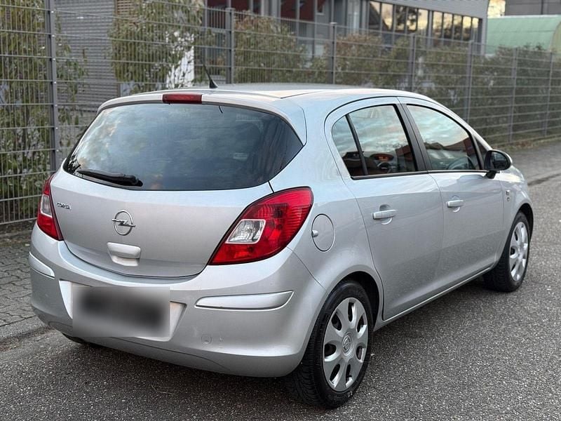 Gebraucht Opel Corsa 87 PS (63 kW) 2010 Silber Kleinwagen
