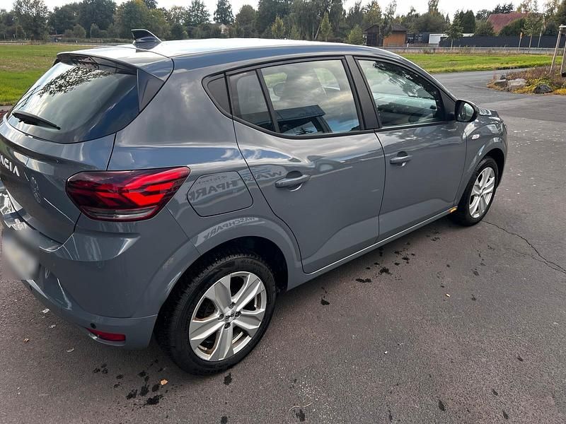Gebraucht Dacia Sandero Expression 91 PS (66 kW) 2023 Grau Kleinwagen