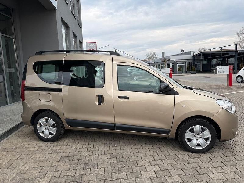 Gebraucht Dacia Dokker Comfort 102 PS (75 kW) 2020 Beige Van / Kleinbus