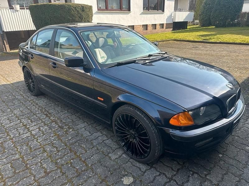 Gebraucht BMW 320 150 PS (110 kW) 1999 Blau Limousine