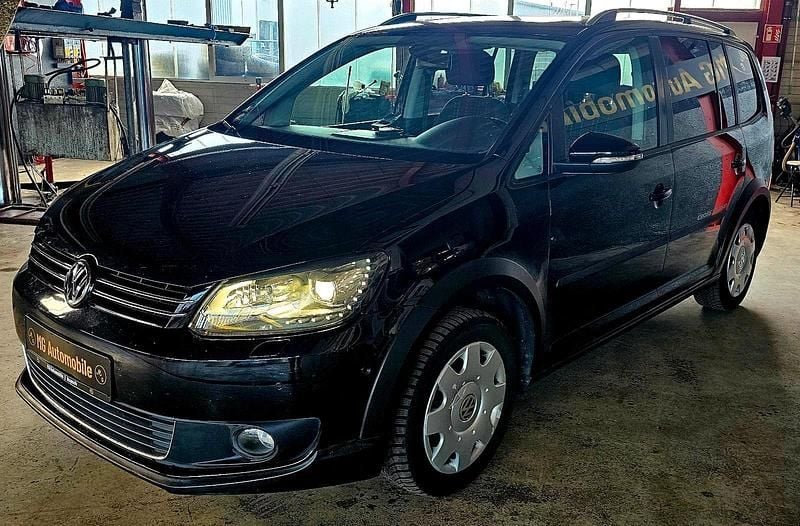Gebraucht VW Touran Cross 140 PS (102 kW) 2013 Schwarz Van / Kleinbus