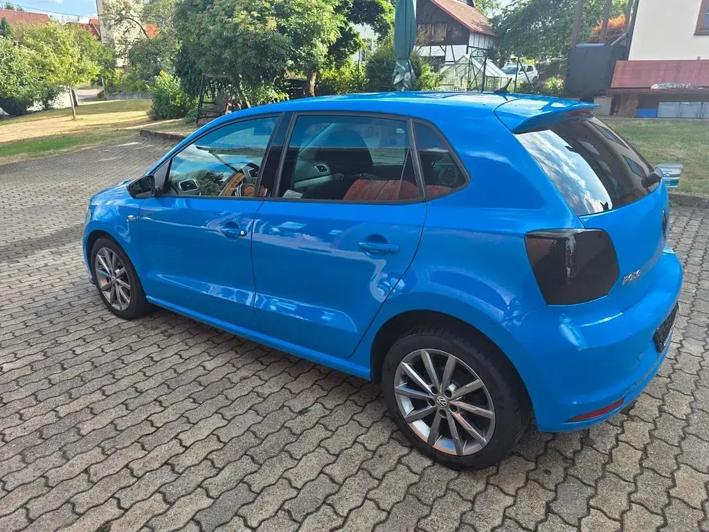 Gebraucht VW Polo 90 PS (66 kW) 2014 Blau Limousine