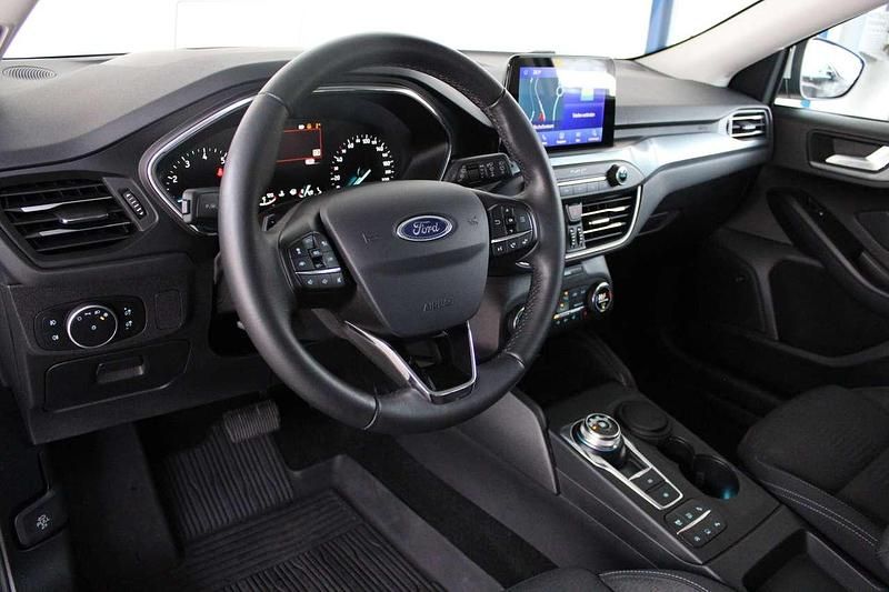 Gebraucht Ford Focus Active 125 PS (91 kW) 2019 Metropolisweiß metallic Kombi