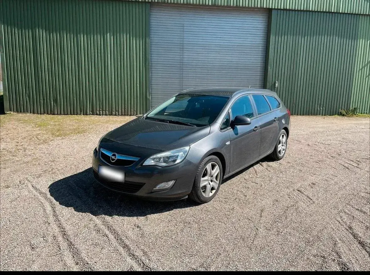 Usata Opel Astra 110 CV (80 kW) 2012 Grigio Station wagon