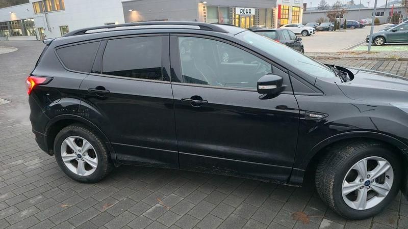 Gebraucht Ford Kuga ST-Line 150 PS (110 kW) 2019 Schwarz SUV