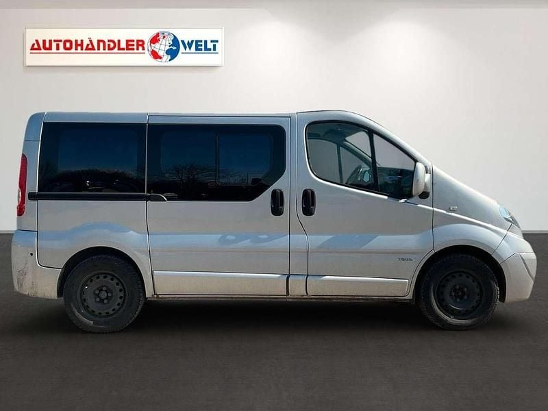 Gebraucht Opel Vivaro Cosmo 145 PS (106 kW) 2008 Silber Van / Kleinbus