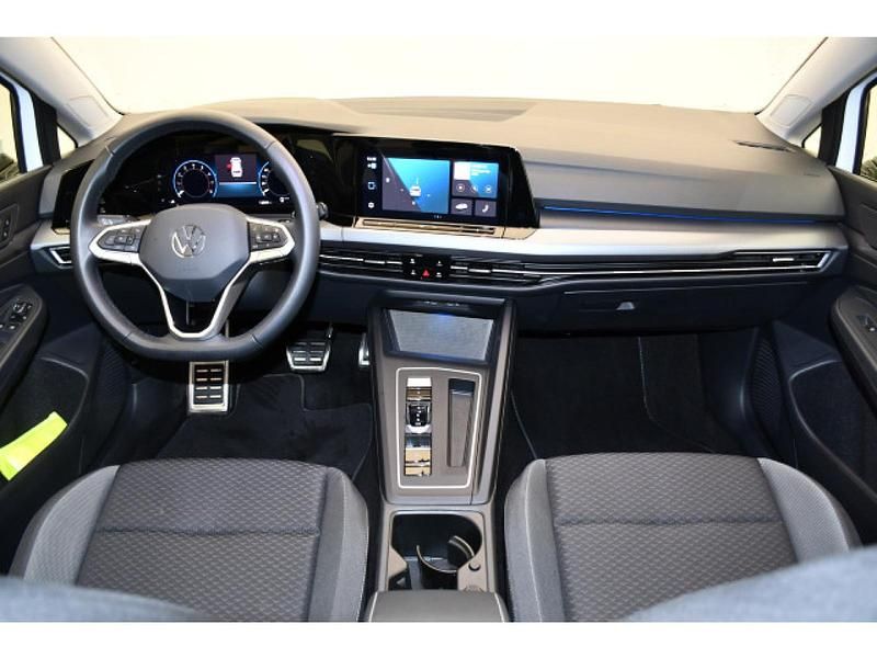 Gebraucht VW Golf VIII Active 131 PS (96 kW) 2023 Weiß Kombi