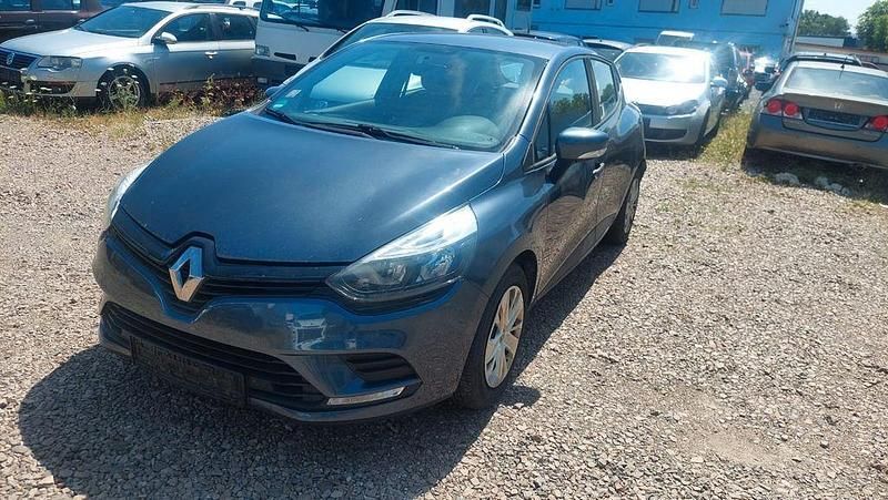 Grau Gebraucht 2017 Renault Clio IV Limousine | 4.500 € (Guter Preis) - Bild 1/4