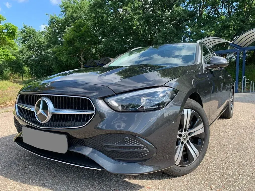 Gebraucht Mercedes C220 200 PS (147 kW) 2023 Grau Limousine