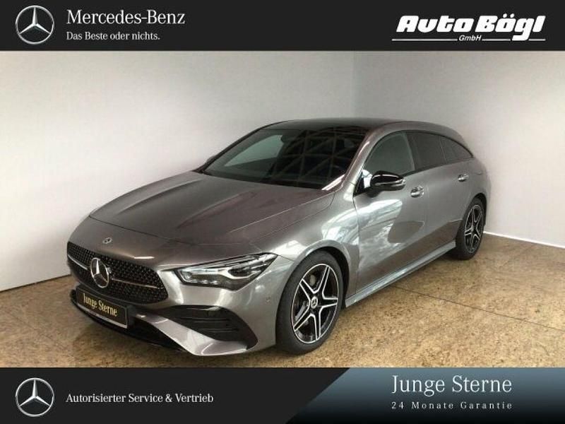 Lack mountaingrau (metallic) Gebraucht 2024 Mercedes CLA200 Shooting Brake AMG Kombi | 36.929 € (Teuer) - Bild 1/4